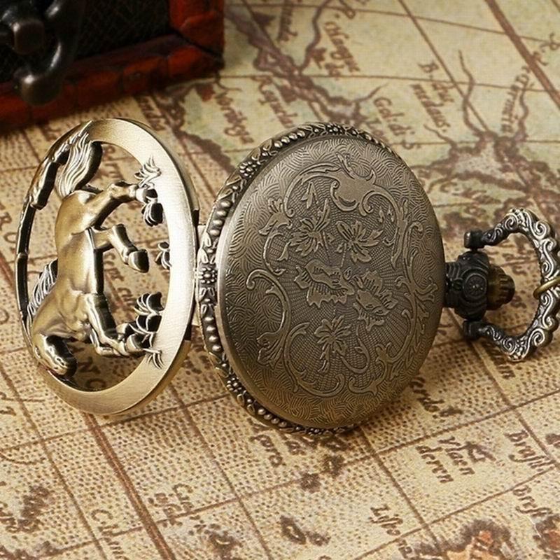 Retro Bronze Hollow Horse Pocket Watch Necklace Quartz Movement Pocket Watch Non-Waterproof Watch For Men New Year Gifts
