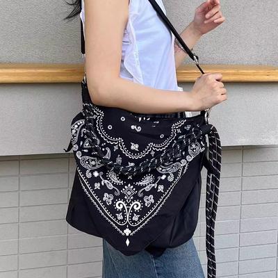 Questa Borsa a Tracolla è una Borsa da Viaggio da Donna Versatile e alla Moda con Grande Capacità e Fiore di Anacardio