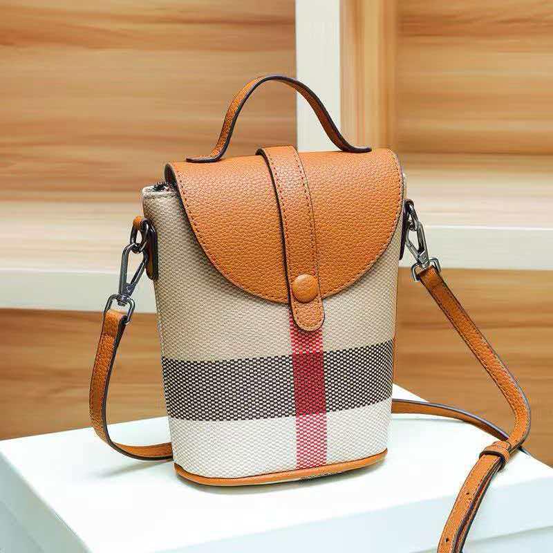 "2023 Women's Genuine Leather Plaid Shell Handbag - Versatile, Large Capacity, Shoulder & Messenger Bag"
