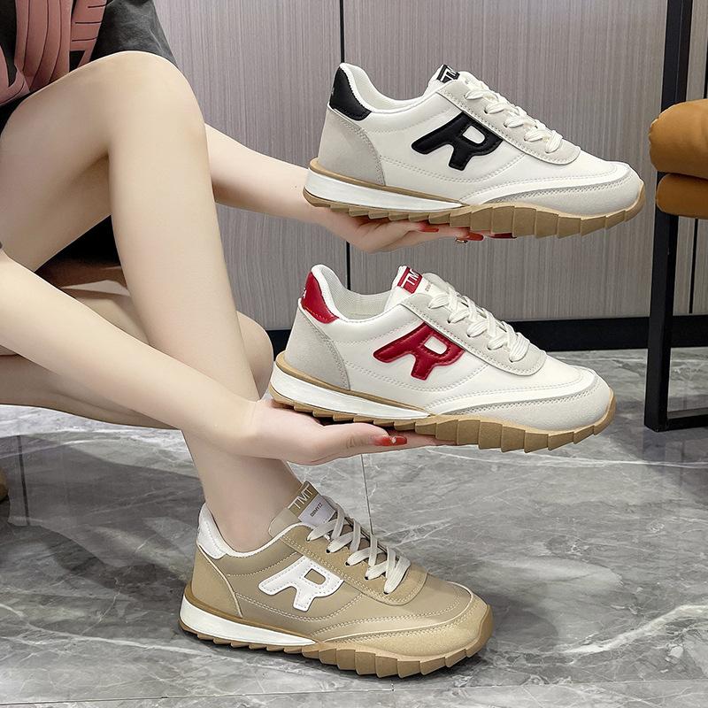 2025 spring and autumn new Korean version ins female students platform heightening sports board shoes casual street shooting sports shoes