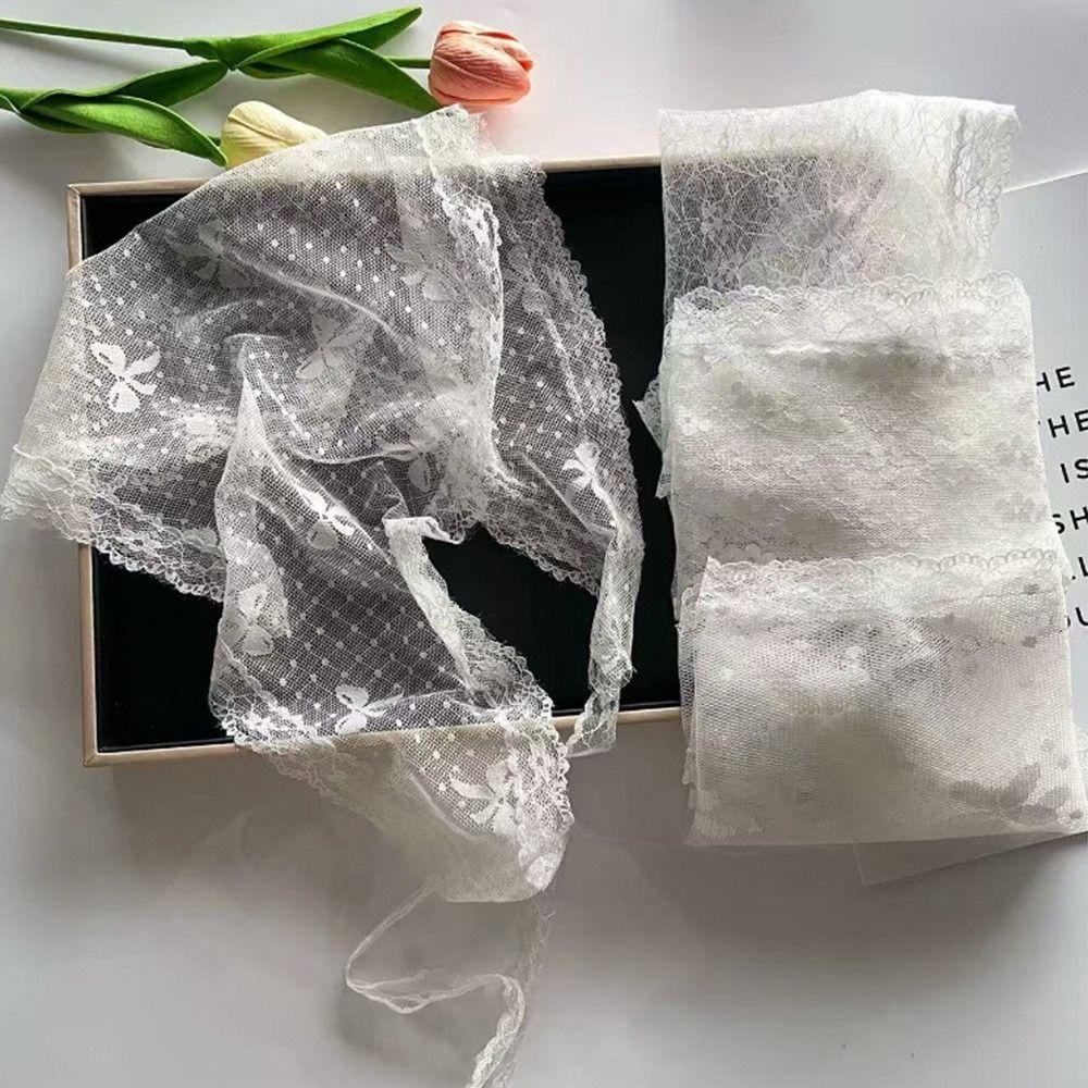 Fashion White Woven Floral Lace Hair Scarf Wraps Breathable Sweet Triangle Headscarf Retro Hair Band Photo