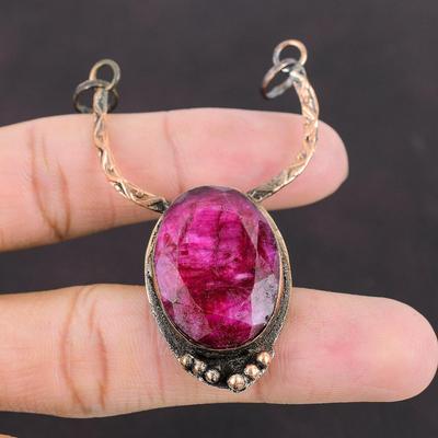Facettierter Kaschmir Rubin Edelstein Anhänger Kupfer Anhänger Handgemacht Oxidierter Schmuck Brandneuer Anhänger Geschenk für Ihn Einzigartiger Kupfer Design Schmuck