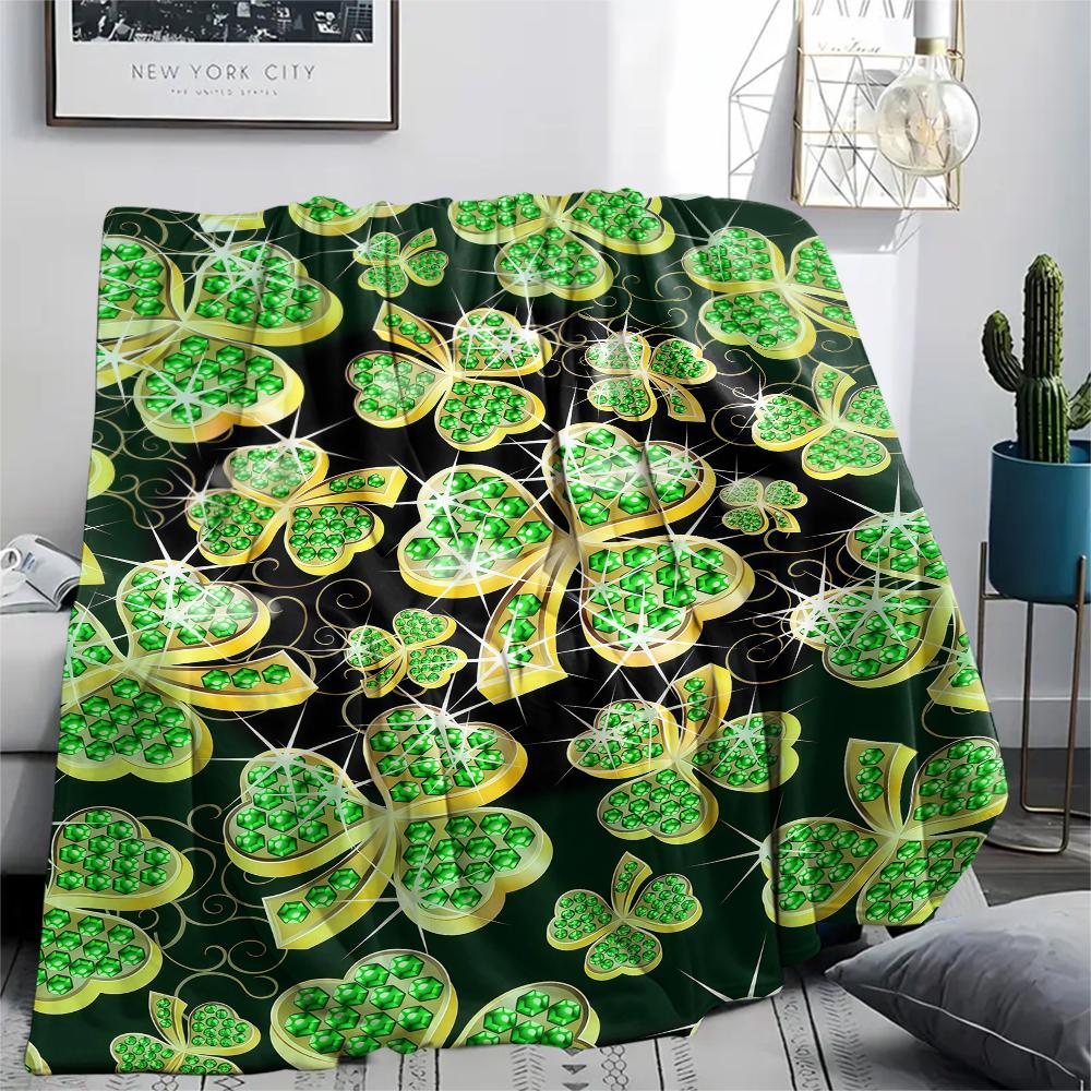 St.Patrick's Day Green Clover Print Flannel Blanket,High Quality Comfortable for All Seasons,Home Decor,Warmth and Comfort,Perfect for Christmas Gifts