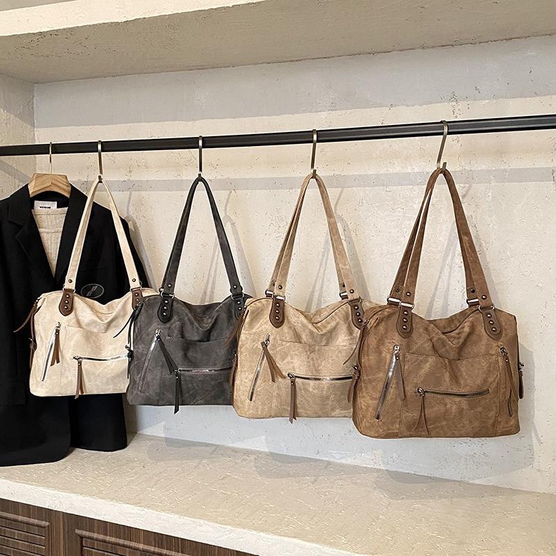 Yogodlns Zipper Tote Bag Solid Color PU Leather Large Capacity Shoulder Bag Minimalist Style Shoulder Bag for Women Daily Commute Use