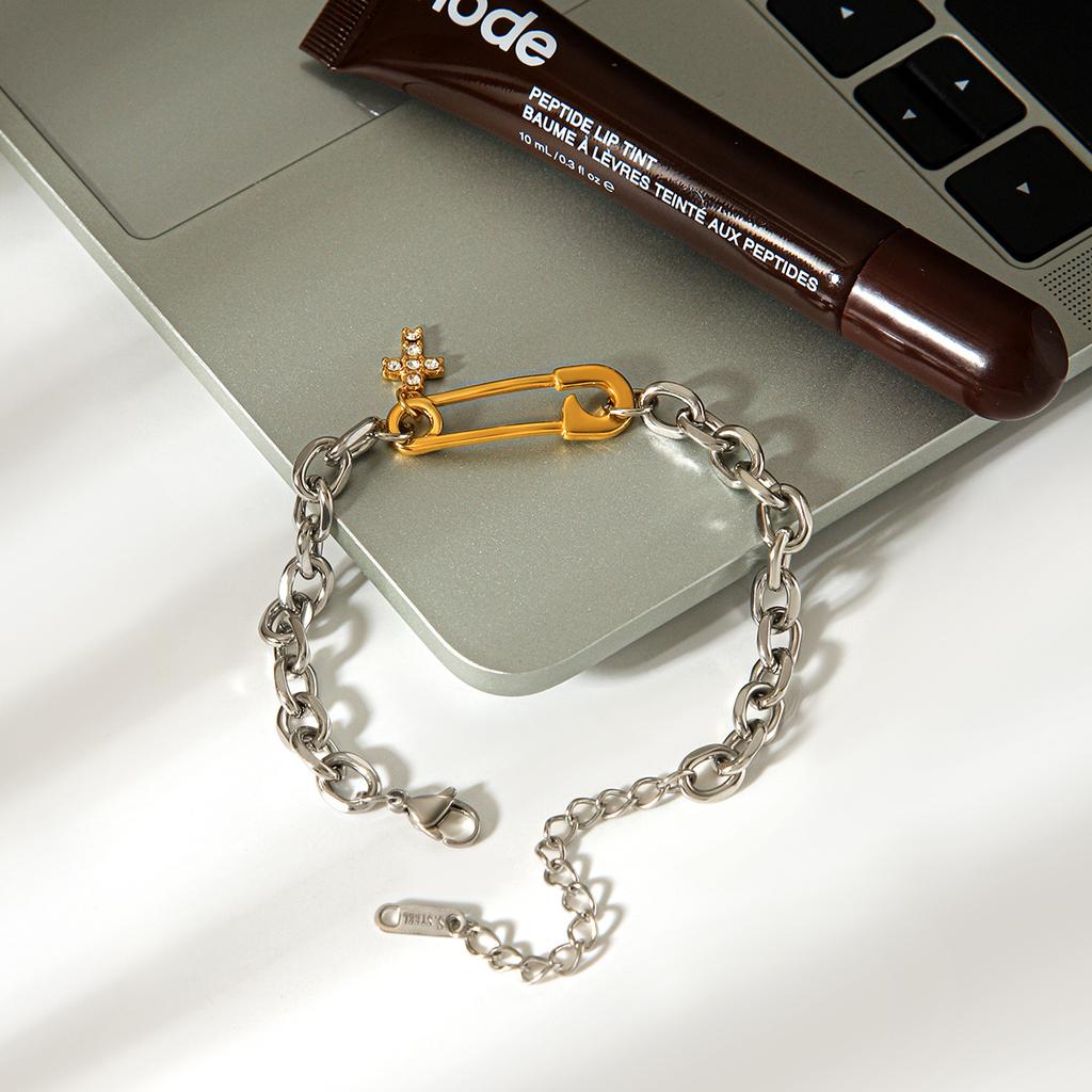 Stainless steel hammered open bangle, light luxury high-end look, safety pin bracelet, titanium steel, non-fading hand jewelry