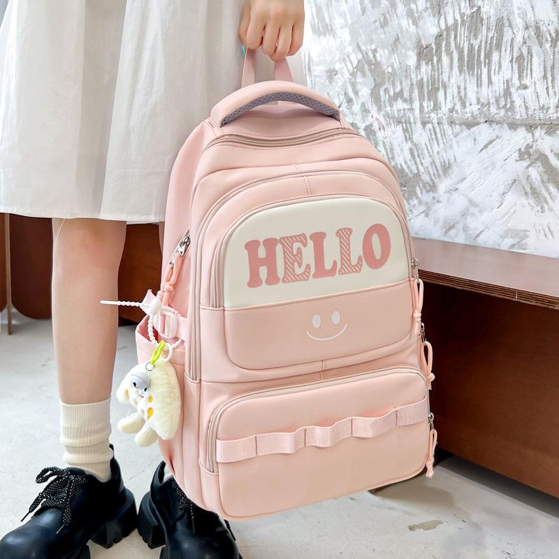 A Lightweight and Large-capacity Backpack with A Fresh and Elegant College Style