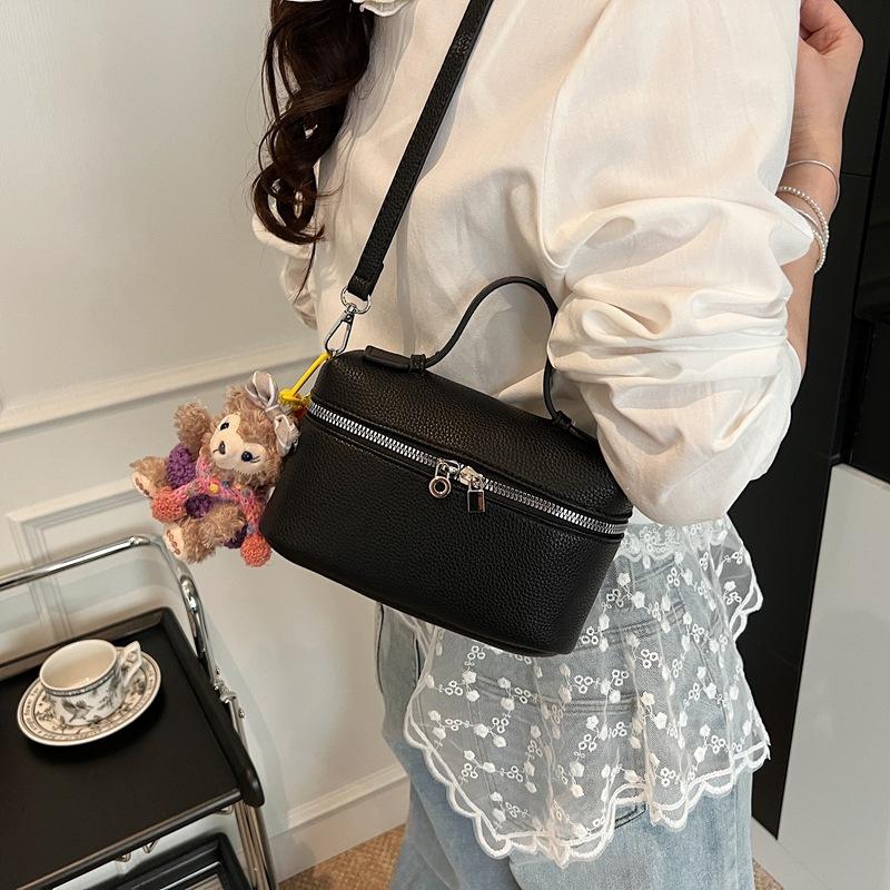 2025 summer new lunch box bag fashionable and simple women's bag commuting to work portable box bag crossbody small square bag