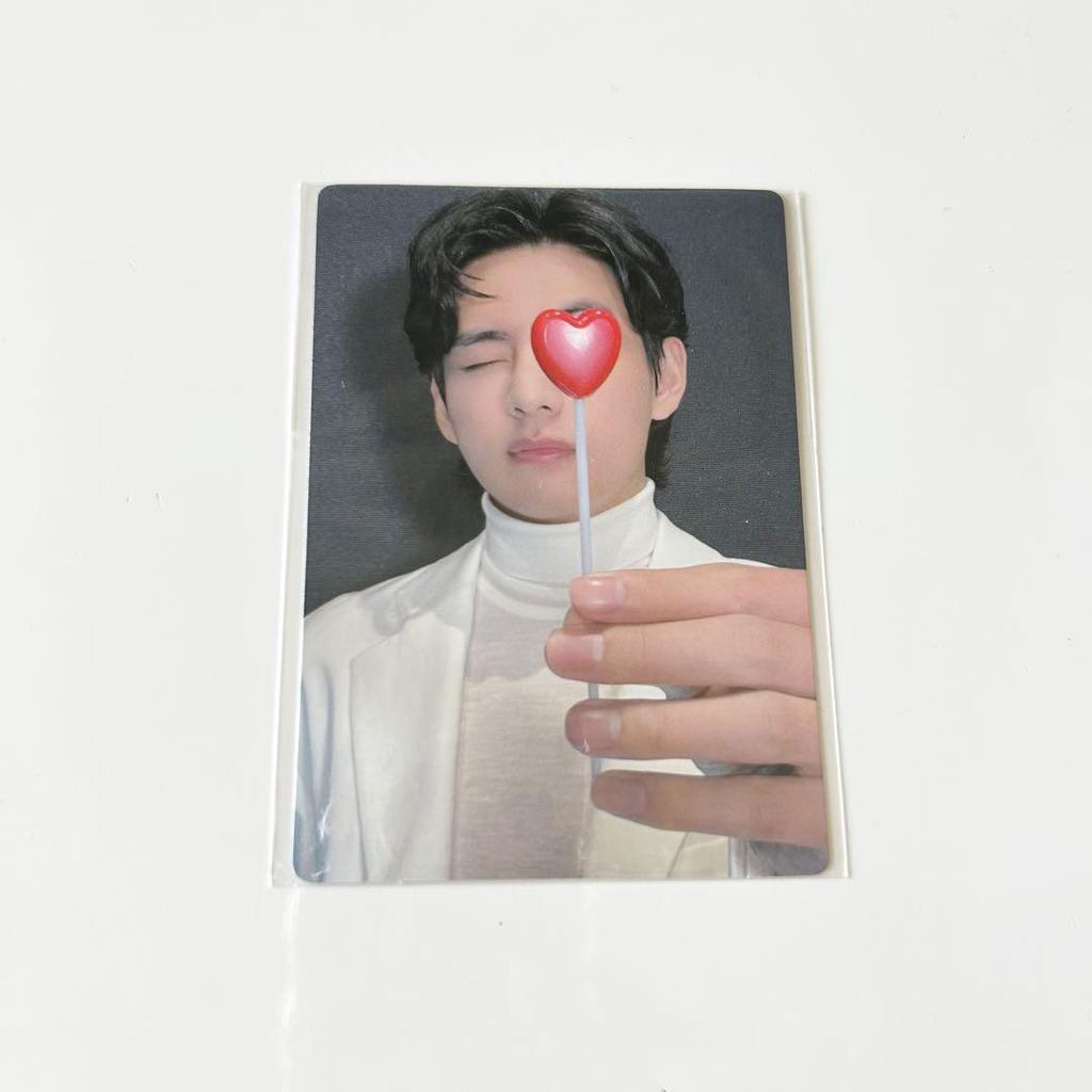 [USED] BTS V Official MERCHBOX 17 Layover with Bonus