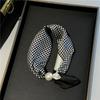 Halsketten, Perlen, Magnetverschlüsse, Schals, kurze Schlüsselbeine, Bekleidungsaccessoires, Halsschutz, Narbenabdeckung, Damenschals