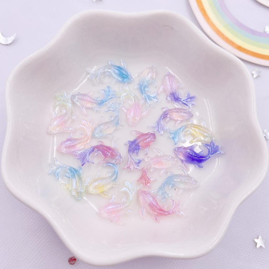 100 peças Resina Mini Glitter Colorido Gradiente Goldfish Art Nails Flatback Strass Apliques DIY Scrapbook Brinco Decoração Acessórios Artesanato
