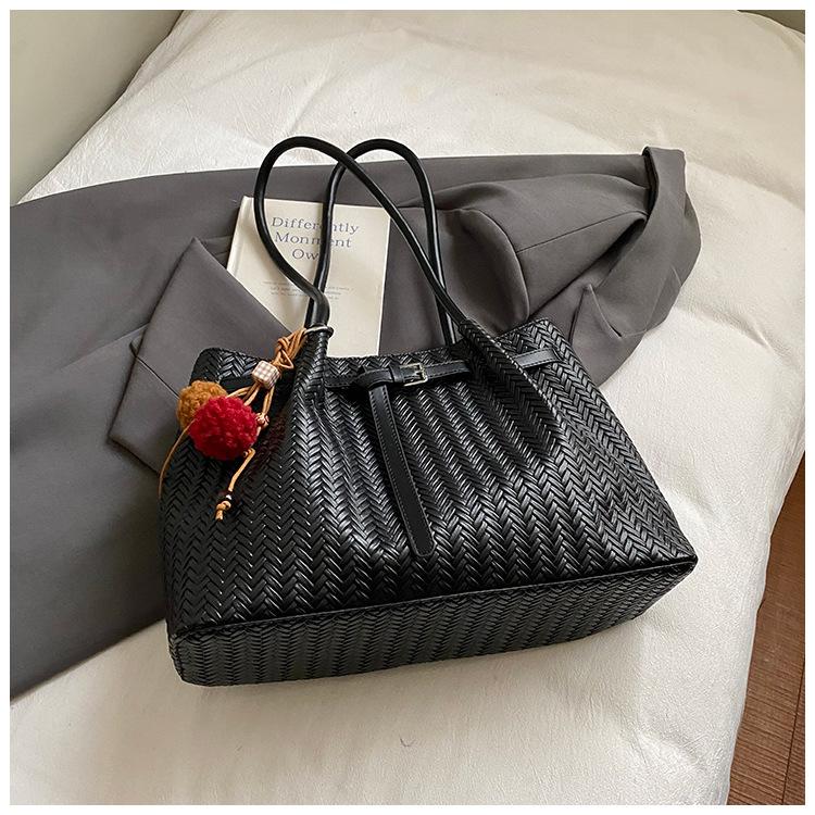 Retro Tragetasche, Unterarmtasche mit großem Fassungsvermögen, Hoher Erscheinungsgrad, Ein-Schulter-Tasche, Modische Pendler-Großtasche