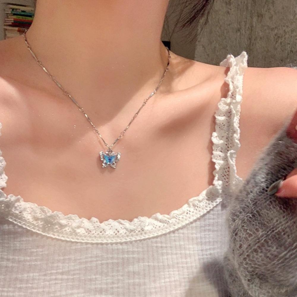 Collier Papillon Simple et Brillant pour Femmes Filles Chaîne Clavicule Ras de Cou Tendance