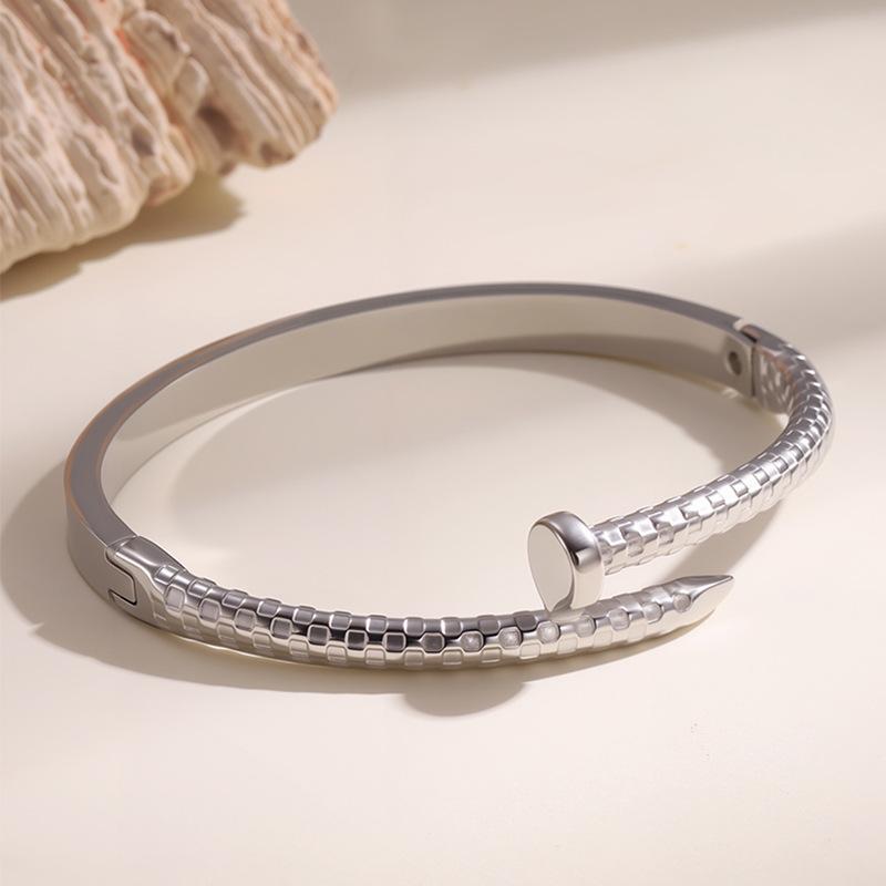 Stainless Steel Nail Bracelet Women s High-end Light Luxury Fashion Trend Bracelet Bracelet One Size(18CM~21CM)