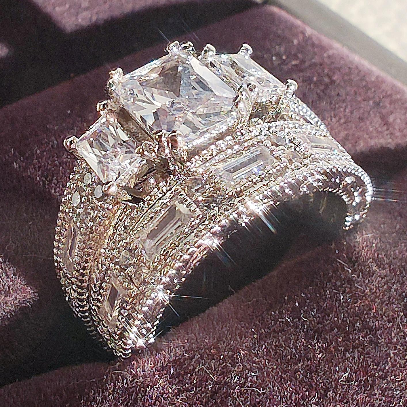 

European & American Zircon Luxury Couple Engagement Ring Set (R5833) Size 6 білий