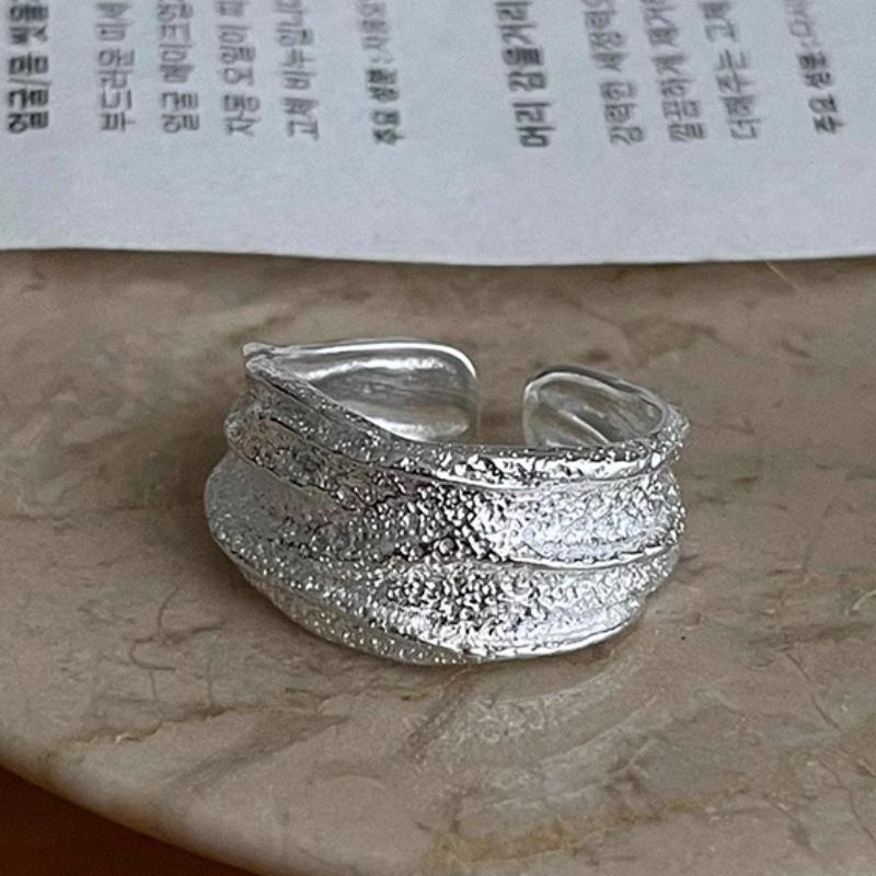 Textured Unique Design Ring For Women In Geometric Style Perfect For Fashion Looks Forward