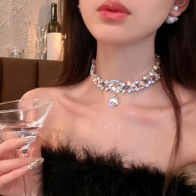 Collana Retrò Francese Fiore di Diamante Perla Goccia d'Acqua - Elegante Catena per Clavicola di Lusso
