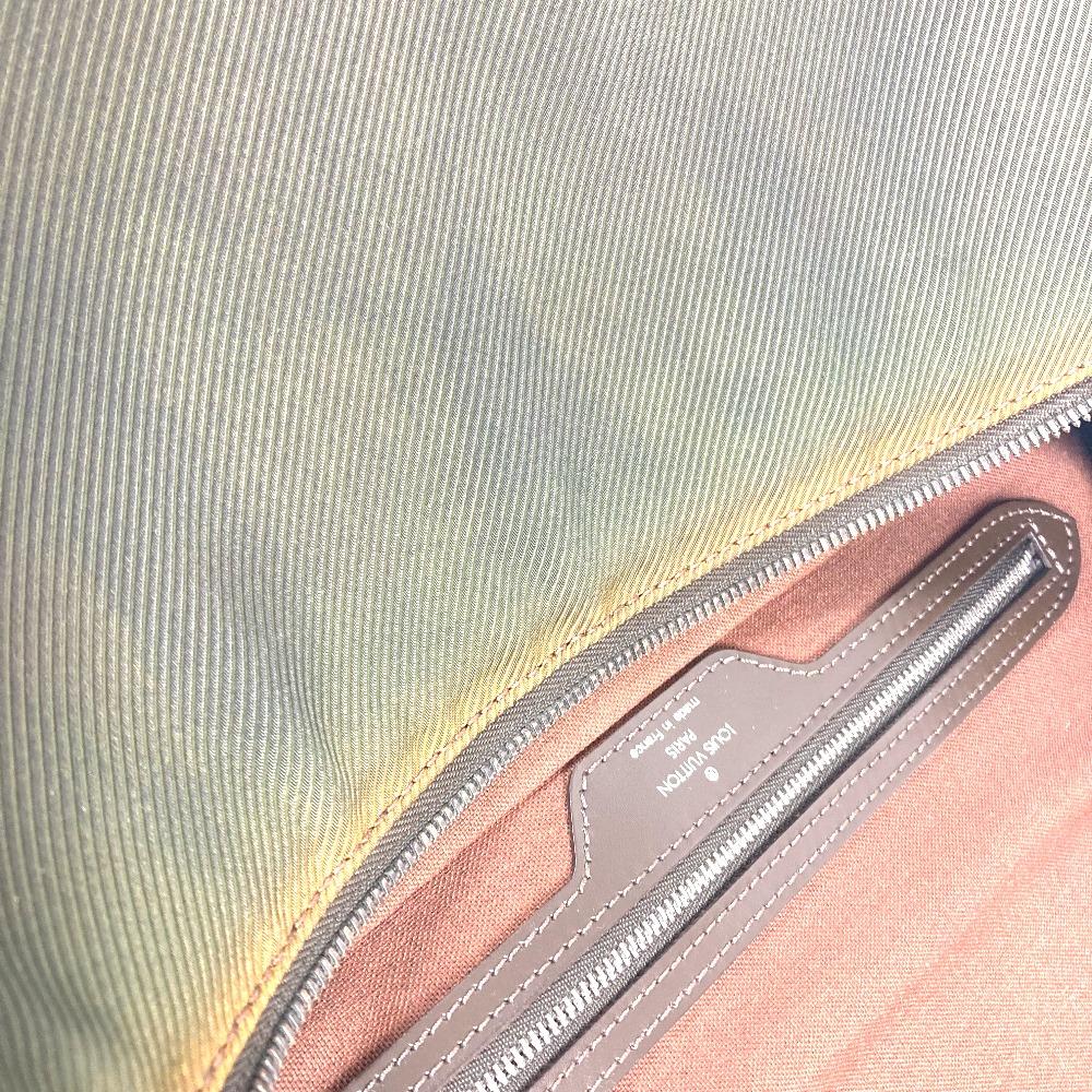 Louis Vuitton M30868 Taiga  Crossbody Bag Messenger Bag Shoulder Bag