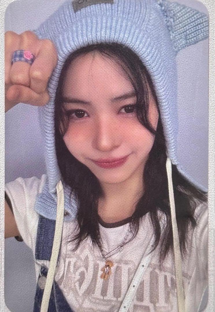 

[Б/У] ITZY Рюджин TWINZY MD Поп-ап Случайная торговая карта