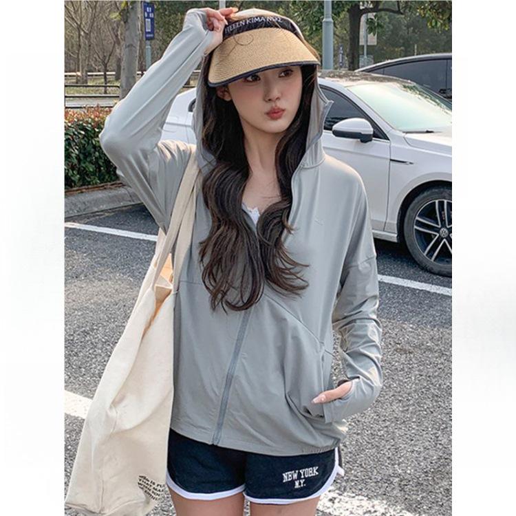 

Женская летняя куртка из ледяного шелка с защитой от солнца 2025 – Легкая, дышащая и повседневная 2XL [65-70 kg]