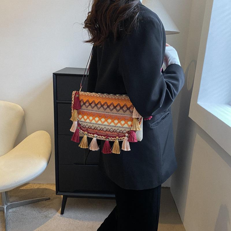 Ethnic-style Crossbody Bag Niche Tassel Bucket Bag Versatile and Fashionable Small Square Bag for Women