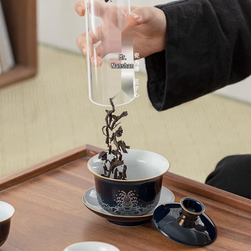 Nanshan Mr. Ceramic Sancai Covered Bowl