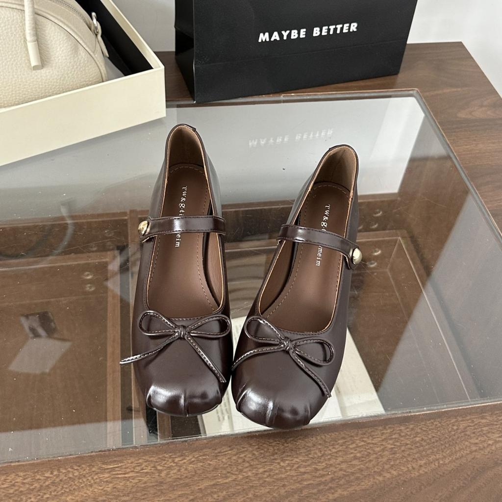 2025 new retro shallow mouth casual wear leather Mary Jane shoes women's versatile Shu U soft sole one-word buckle single
