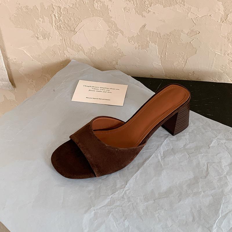 

European station round head thick heel open-toed sandals high heels summer wear sandals one pedal lazy slippers 40 темно-коричневого