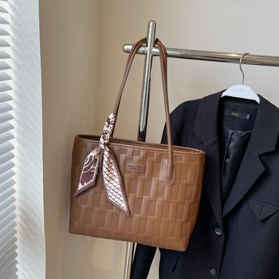 Autumn New Bag Casual Large Capacity Women's Bag Women's Fashion Versatile Commuter Shoulder Tote Bag