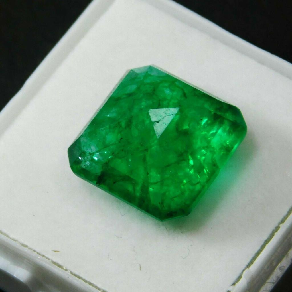 Natural Green Emerald Loose Gemstone Square Shape 6.20 ct for Jewelry Making and Gem Collections