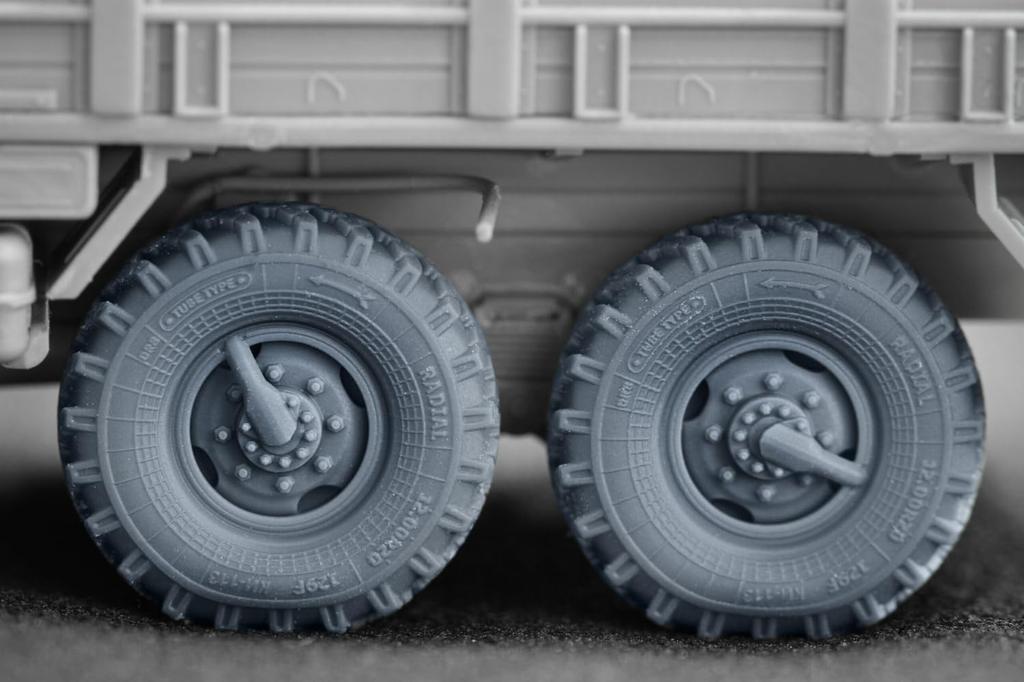 Truck Wheel Set Plastic Model Parts SCXWM72001S Scale-X 1/72 ZiL-131 Weight-Deforming (7 Pieces) (for ICM) (Military Vehicle)
