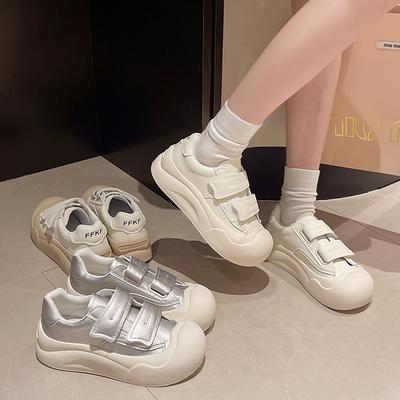 Klettverschluss vielseitige kleine weiße Schuhe Damen Sommer neu runder Kopf leichtgewichtige Low-Top erhöhende Plattform Sport-Board-Schuhe