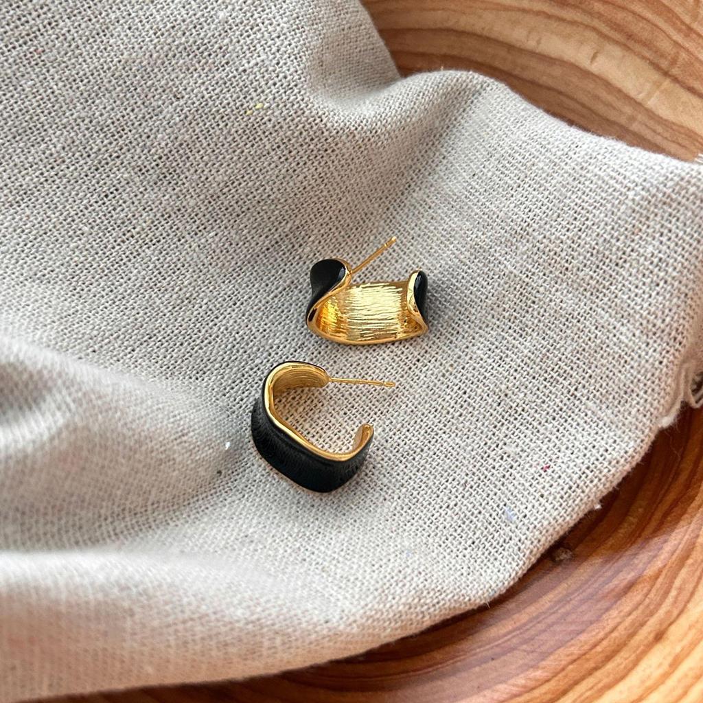 Semi-Round Drop Glaze Wide-Sided Metal Stud Earrings, Simple And Versatile Light Luxury, Unique Retro Maillard Temperament Earrings