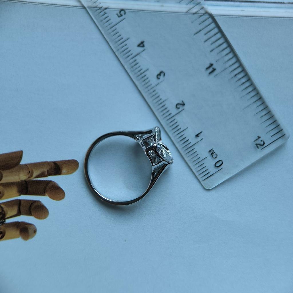 Silver Ring with Cubic Zirconia, Product Weight 2.51 G (2187394)