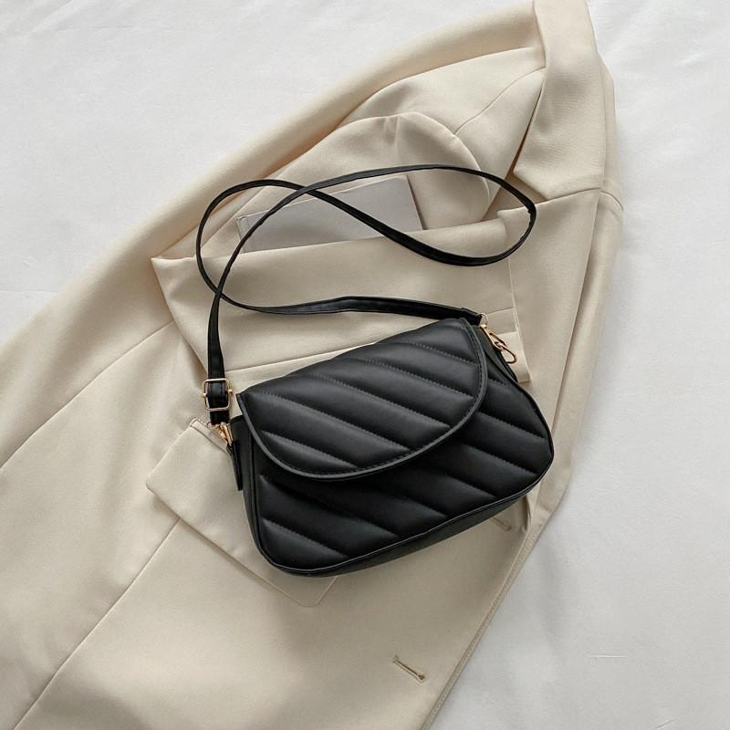 Modern Minimalist Small Square Handbag For Women With Magnetic Closure Design чёрный