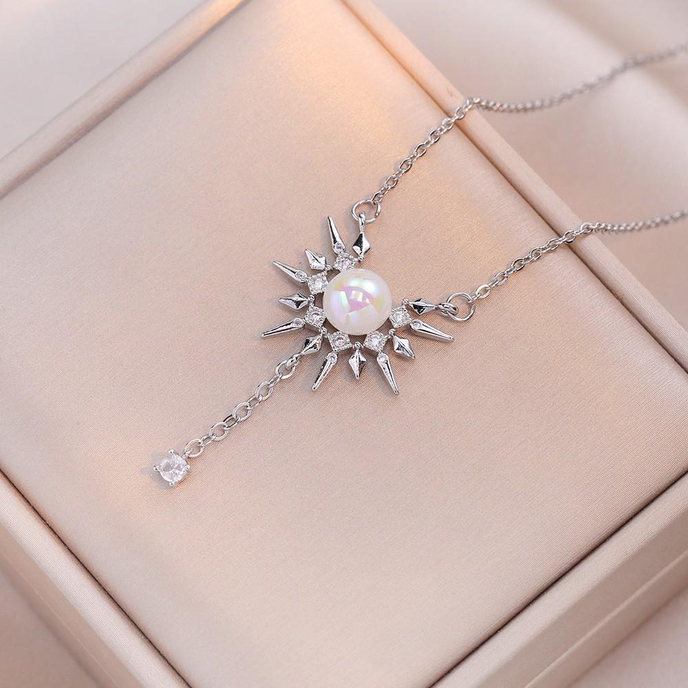 Women's Fashion Heart Pendant Necklace - Elegant, Simple Design, Versatile Clavicle Chain Jewelry