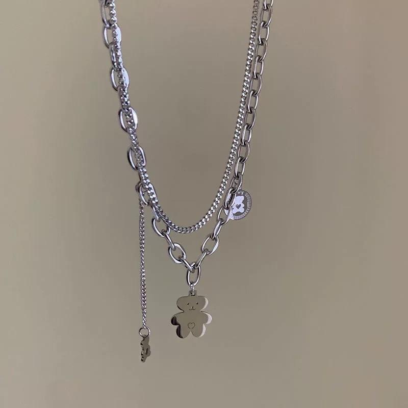 Hip hop bear necklace women's 2026 new design sense collarbone chain neck chain autumn and winter sweater double-layer accessories