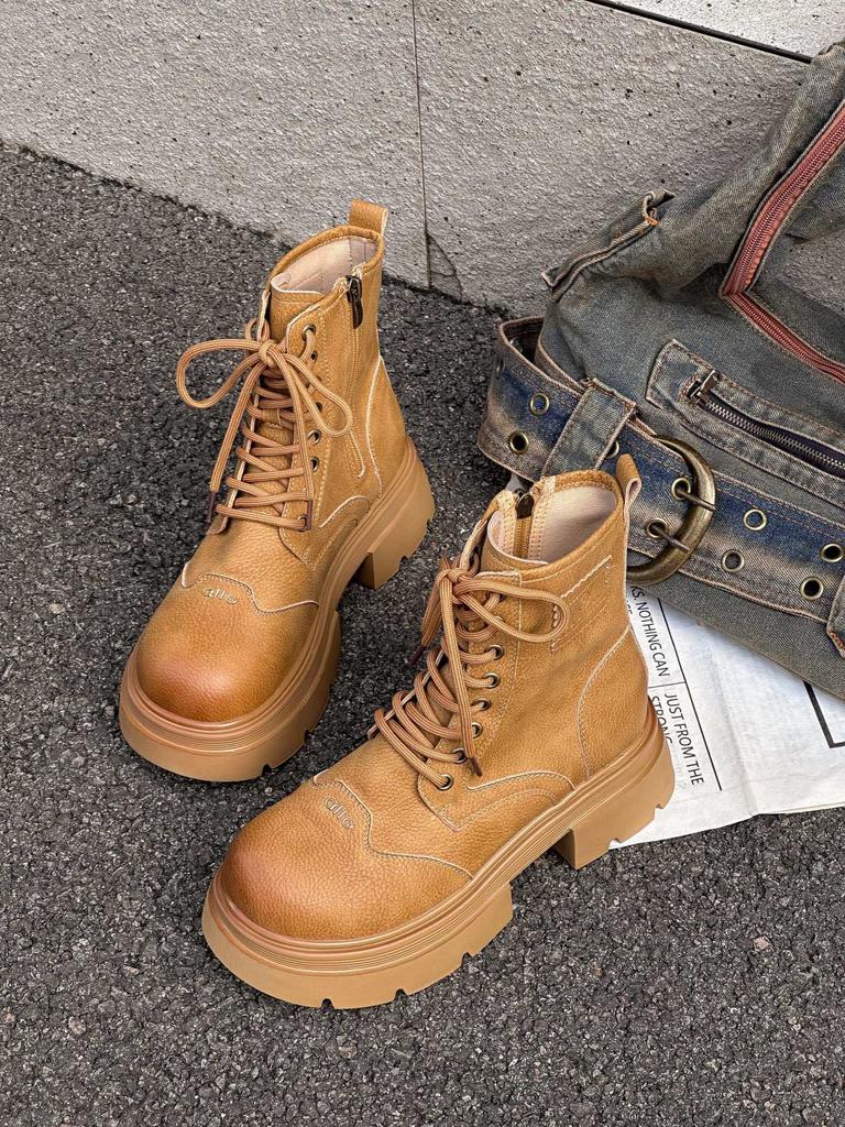 European station big yellow boots women's thick soles increase 2025 new autumn models retro big head lace-up popular short Martin boots
