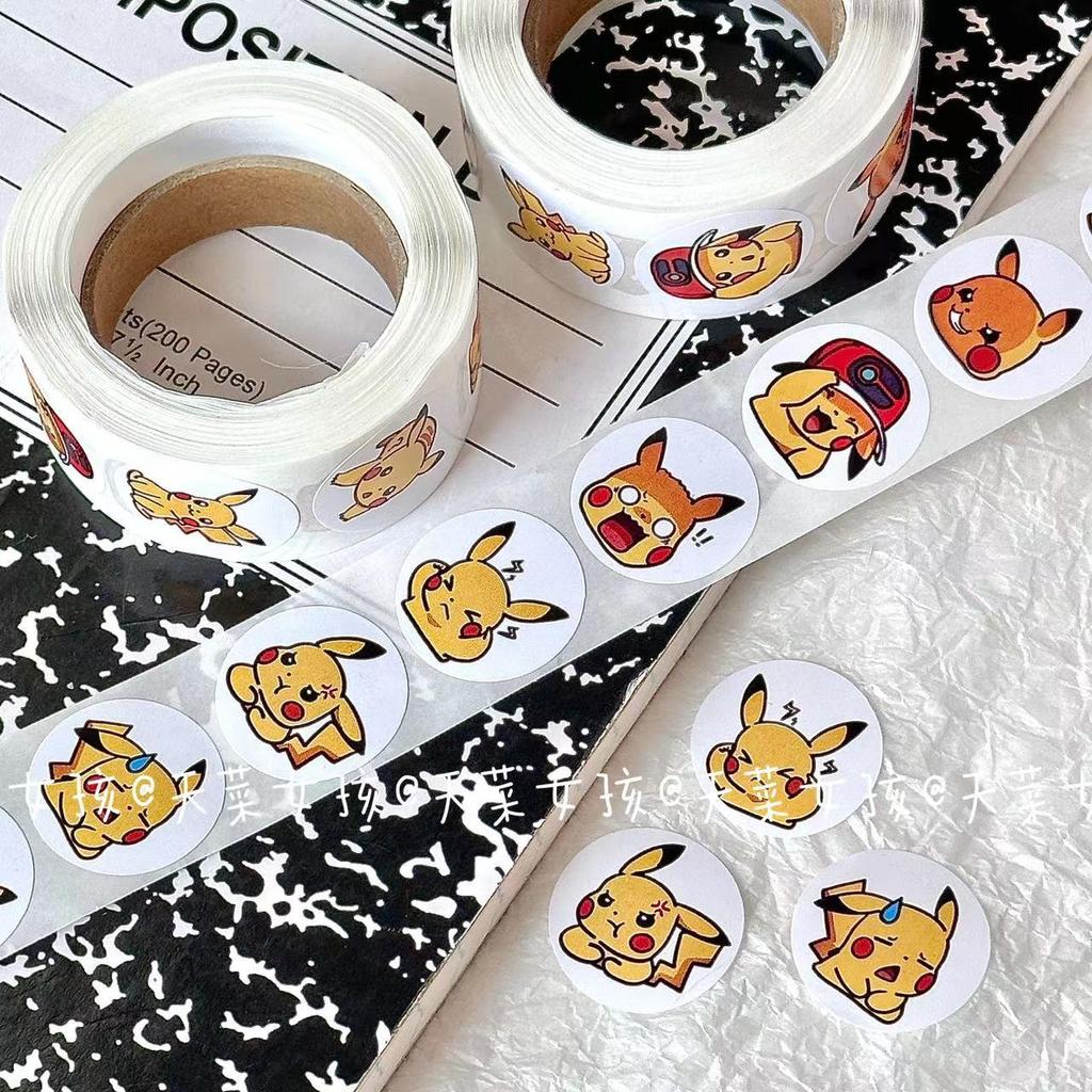 500Pcs Anime Cute  Pikachu Stickers Kawaii Charizard Round Seal Stickers Rolls Stickers Graffiti Luggage Stickers Toys