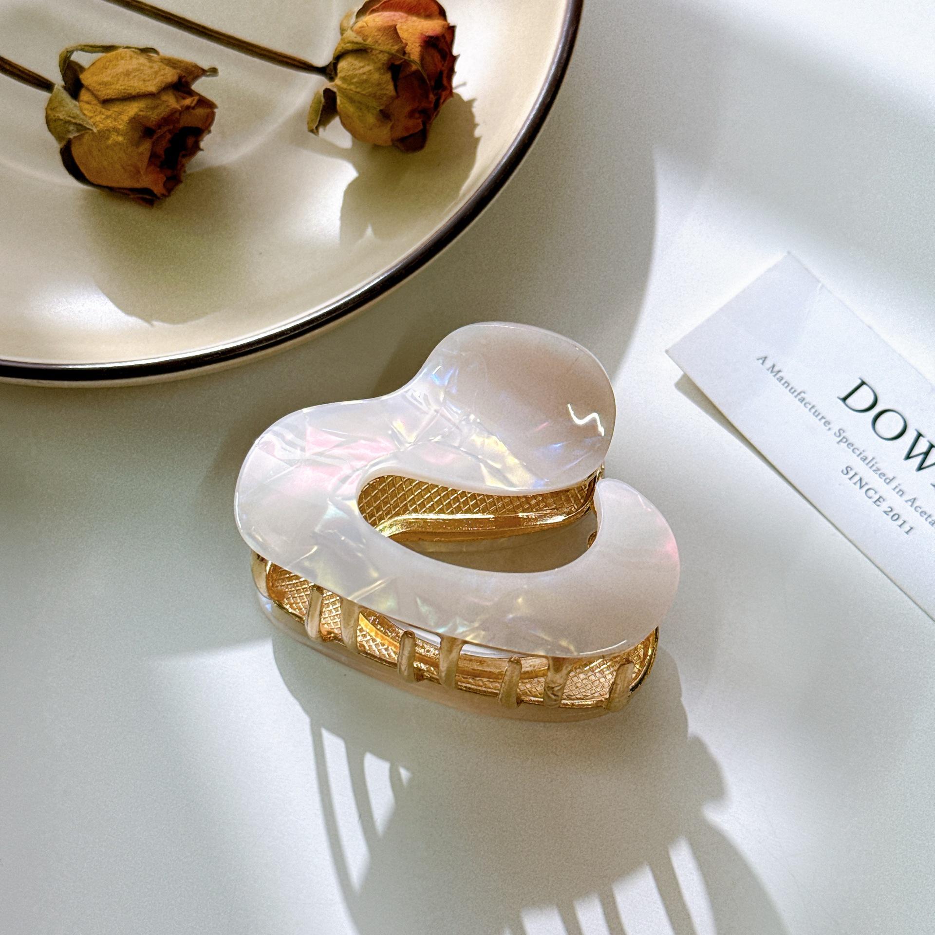 

Геометричный Элегантный Дизайн Средний Зажим для Волос Акула Для Модных Леди В Ассортименте Цветов Bright White