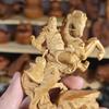 Holzschnitzerei Ein Pferd reiten Guan Gong Gott des Reichtums Statue Chinesische mythologische Figur Heimzimmer, Büro Dekorationszubehör