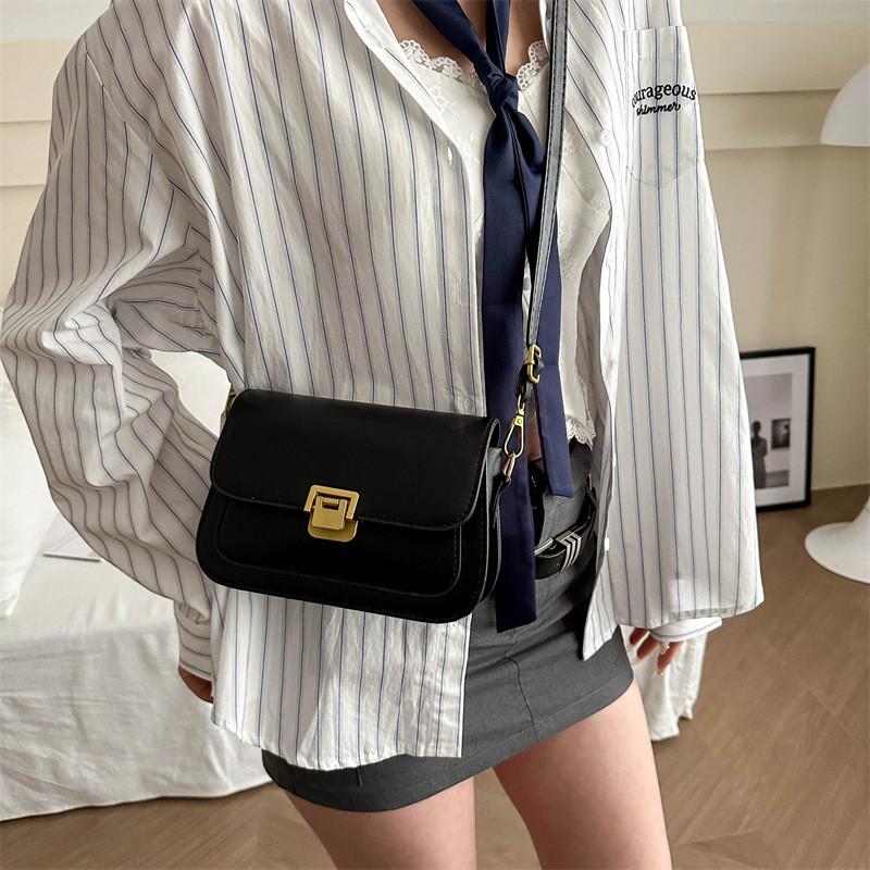 2024 New Fashion Street Style Small Bag Women's Bag With Simple And Aesthetic Design