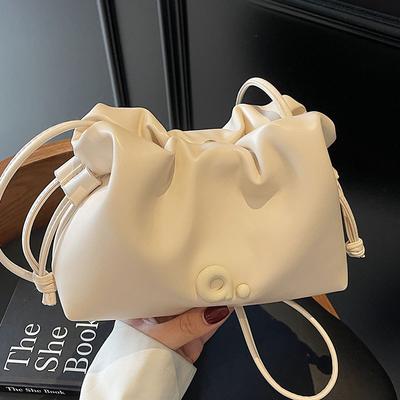 The Cloud Bag Is A Fashionable Casual and High-end Crossbody Bag for Women's Daily Commuting