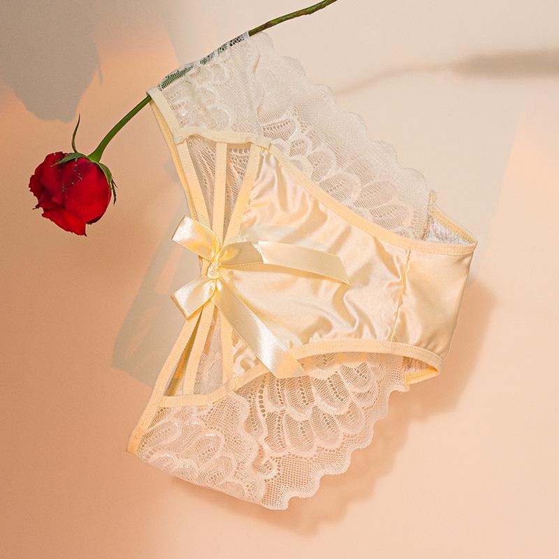 

Атласные трусики-слипы со средней посадкой и кружевом - Сладкие и Сексуальные XL