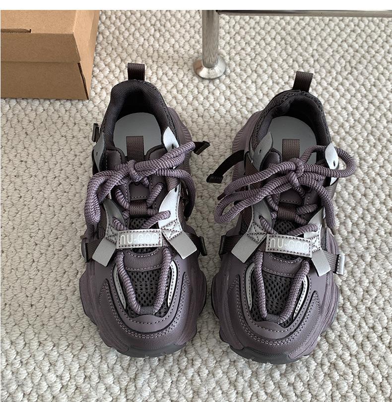 

Белый Париж показывает ноги, кроссовки на небольшой платформе в стиле «папиных», женские 2025 новые летние дышащие, легкие и увеличивающие рост спортивные туфли 40