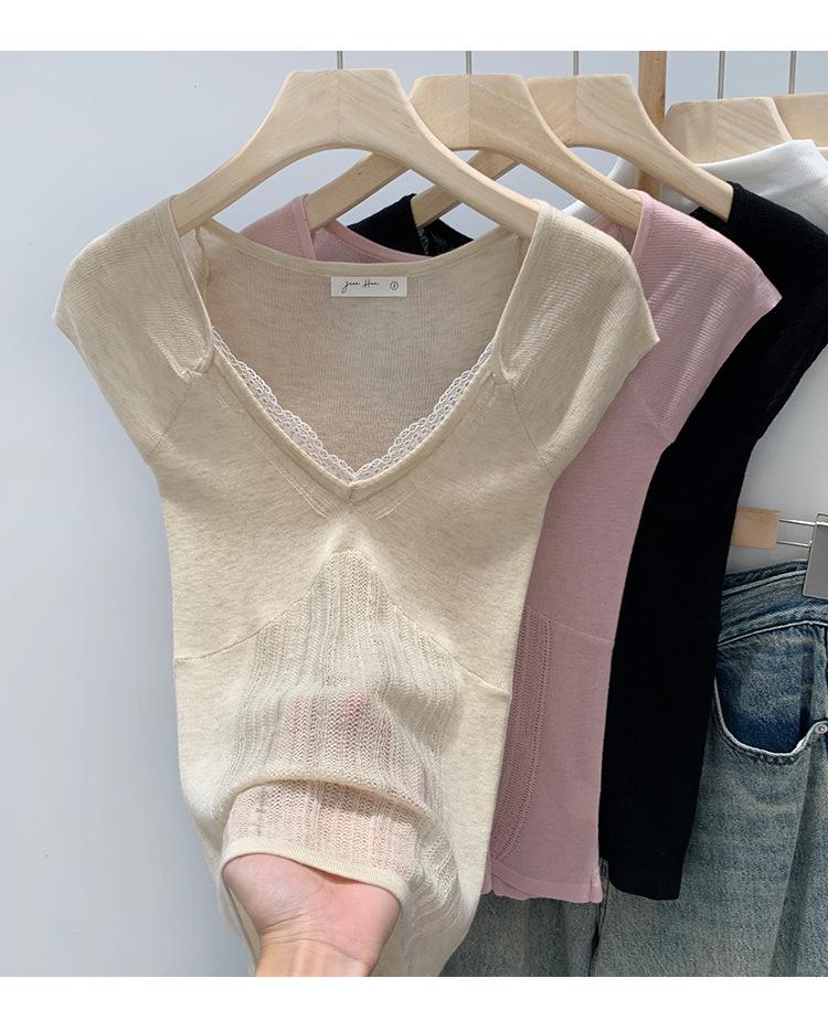 Korean Style Lace Trim V-Neck Sleeveless Slim-Fit Tank Top 2026