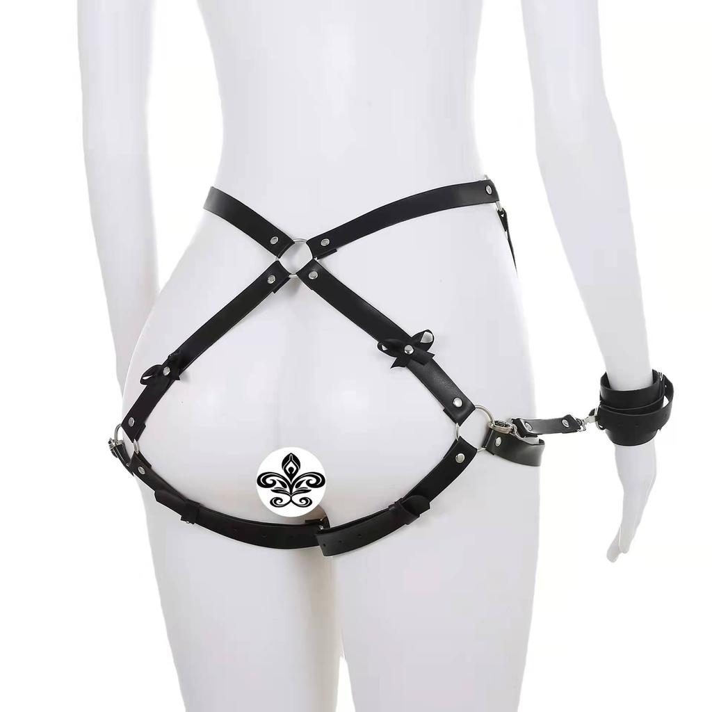 Best Selling and America Couple Sex Toys Leather Double Sided Personal Binding Hollow Out With Handcuffs Wearing