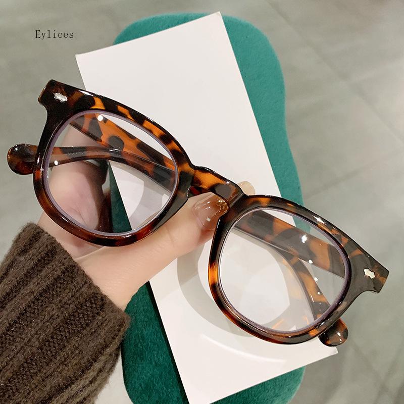 Unisex New Square Frame Photochromic Reading Glasses Gradient Color Lenses Uv Protection Presbyopia Glasses  De Lectura