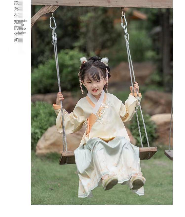 Children's Ming Dynasty Style Hanfu: Little Autumn Girl's Shirt and Skirt with Collar and Tag for Spring and Autumn