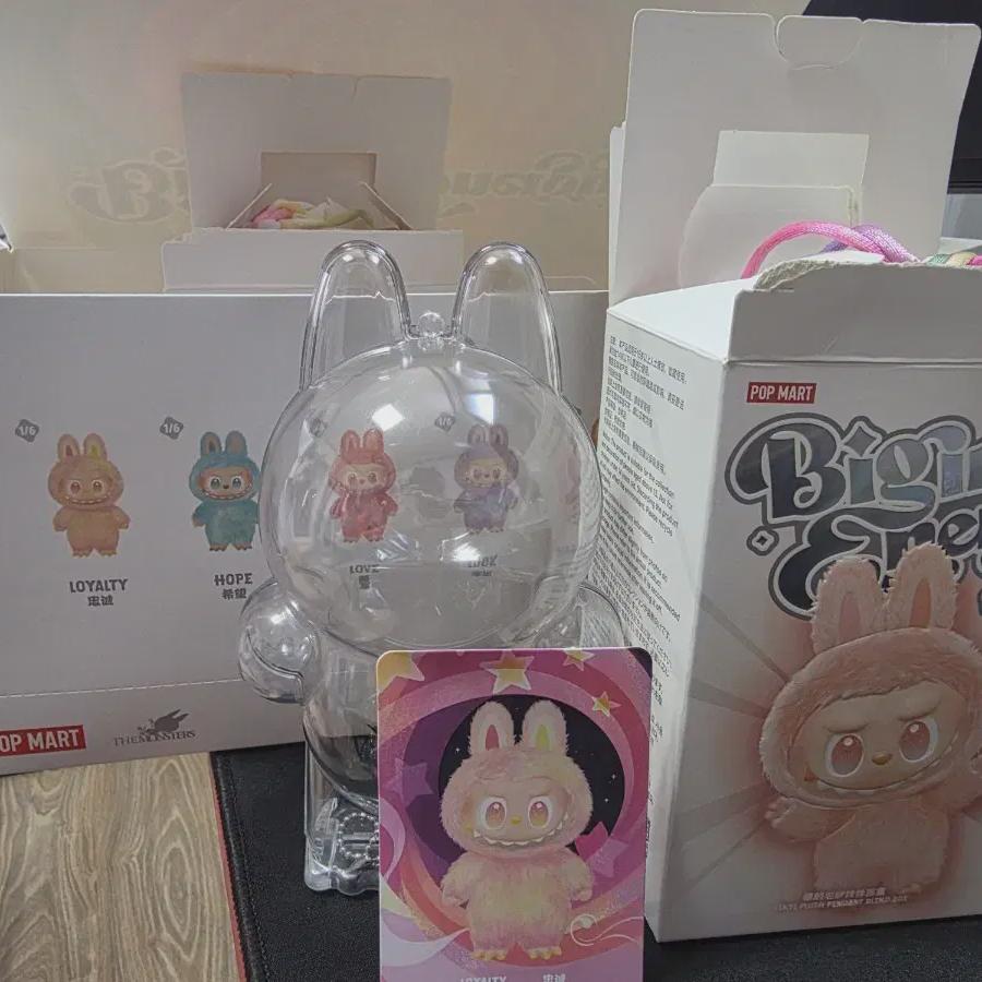 

Popmart продает хайлайтер Labubu Royalty/кейсы.