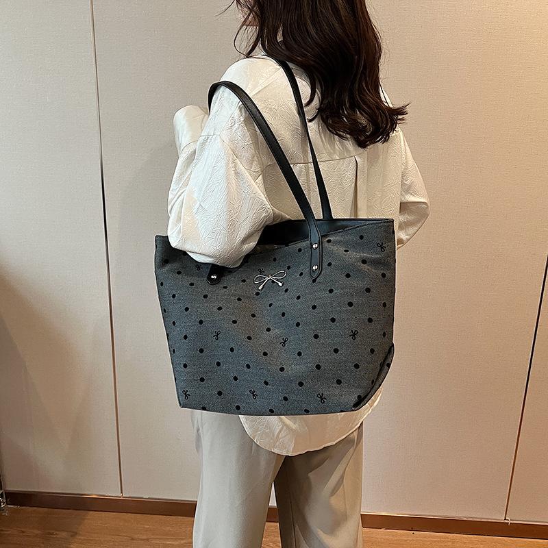 Bow Bag Women's New Casual Shoulder Bag Large Capacity Tote Bag Class Commuter Bag